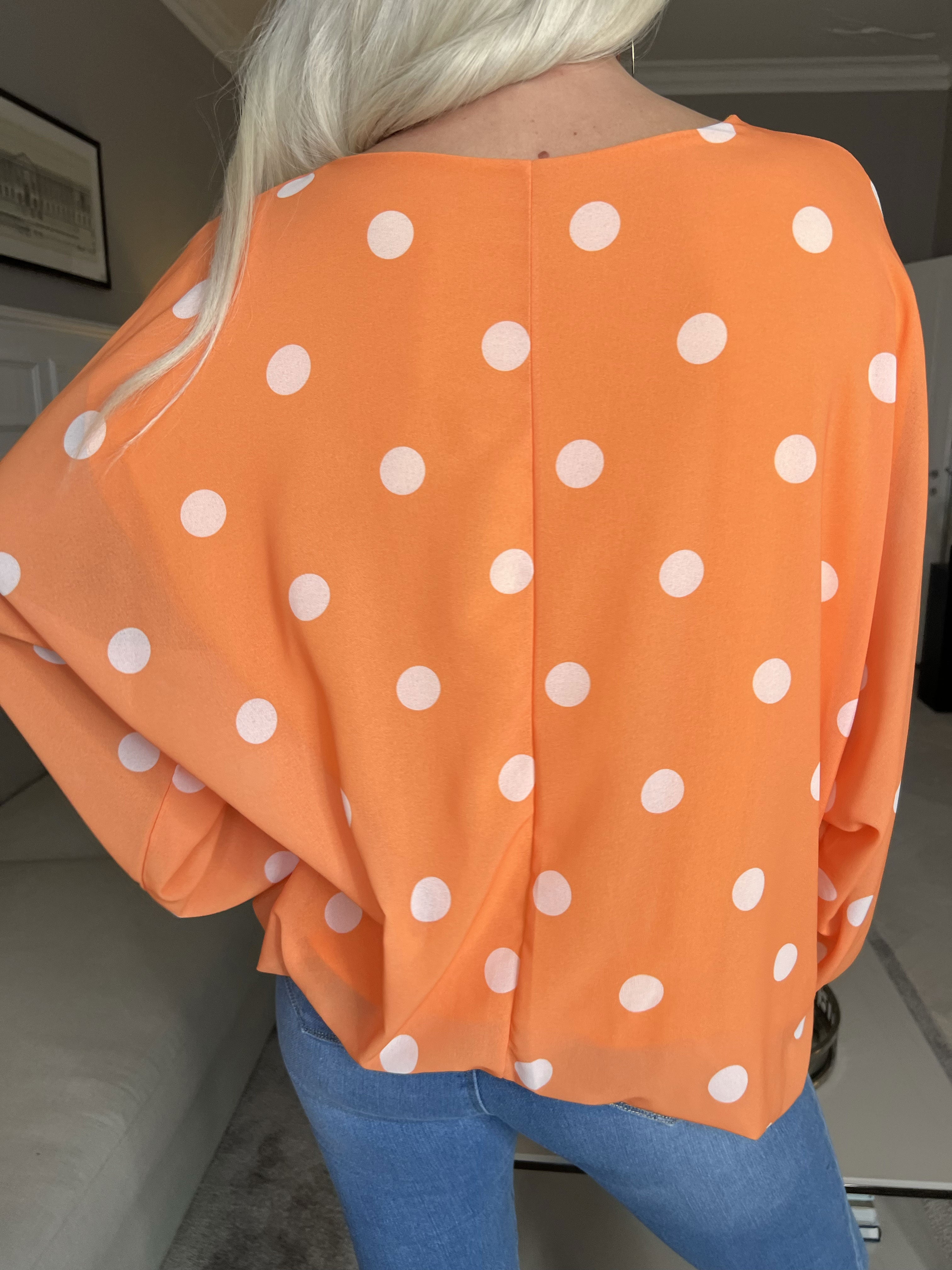 Destiny Dot - Blus i chiffong med prickar